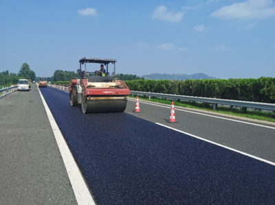 山東高速建材集團(tuán)路用新材料公司 科技創(chuàng)新驅(qū)動(dòng)，服務(wù)引領(lǐng)未來